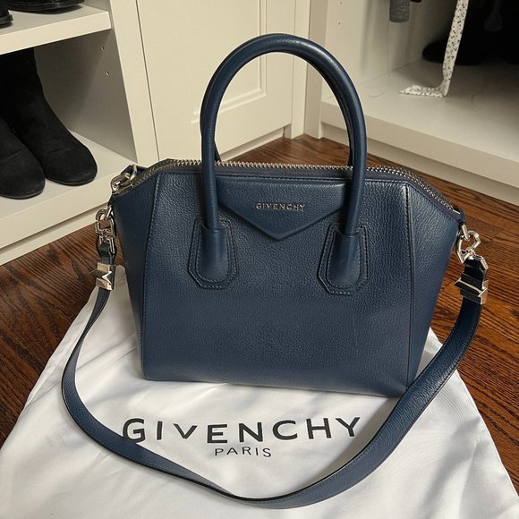 Givenchy Handbags - Givenchy Small Antigona Leather Satchel